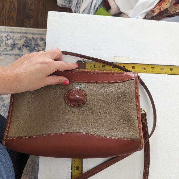 Vintage Women's Dooney And Burke 8 X 11 Crossbody Purse Bag Tan Brown Leather - Picture 11 of 11